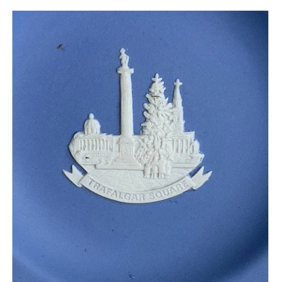 Wedgwood Jasperware Trafalgar Square 4.5" Plate Trinket Dish - Picture 2 of 5